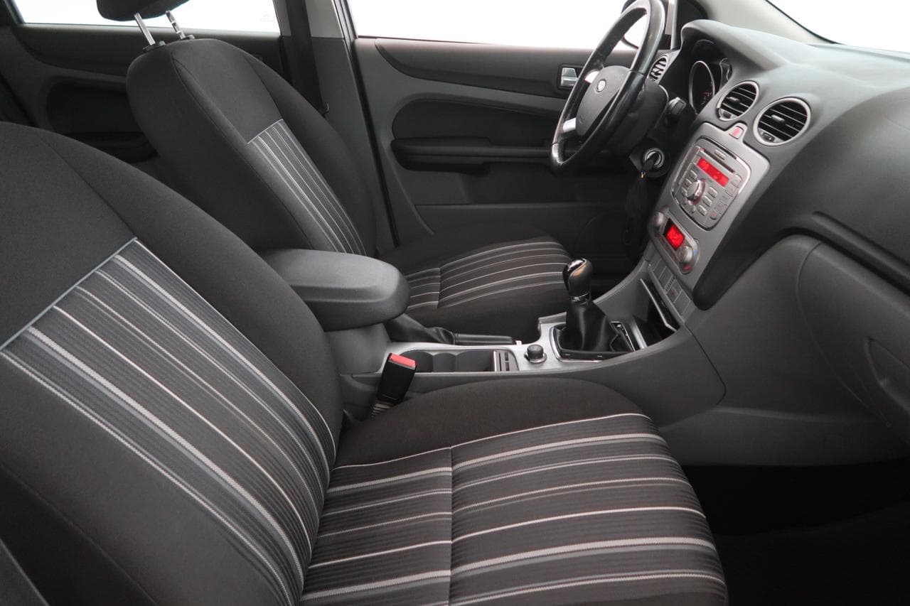 2008 Ford FOCUS - 12