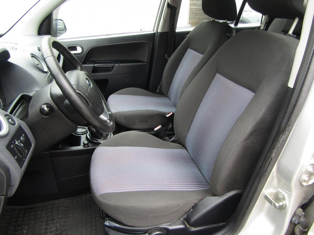 2006 Ford FUSION - 16