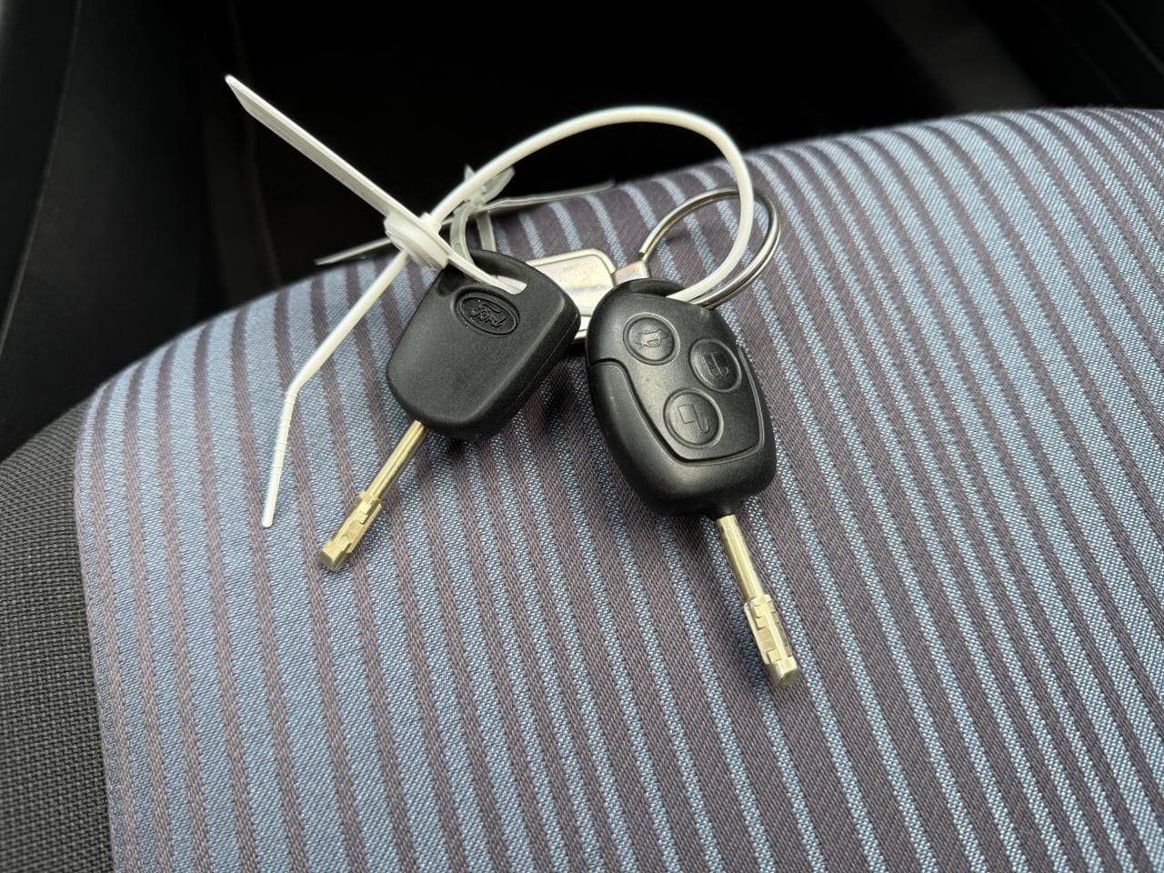 2010 Ford FUSION - 14