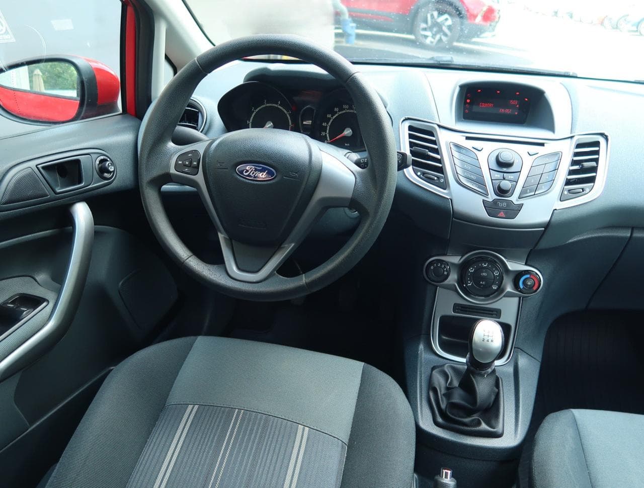 2010 Ford FIESTA - 9