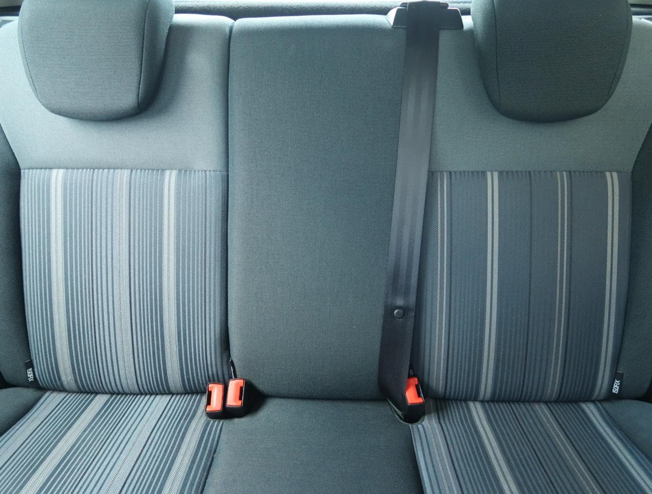 2010 Ford FIESTA - 14