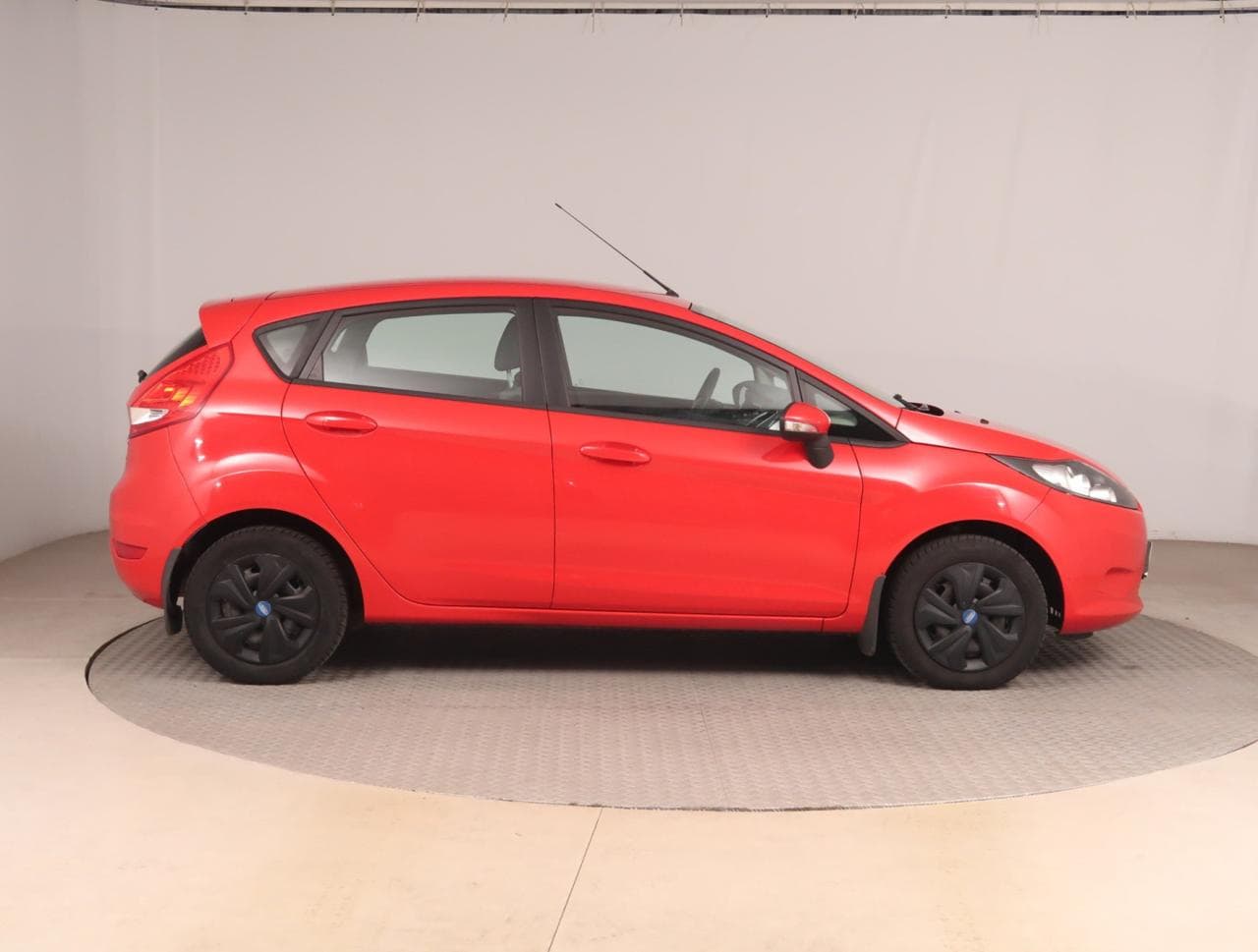 2010 Ford FIESTA - 8