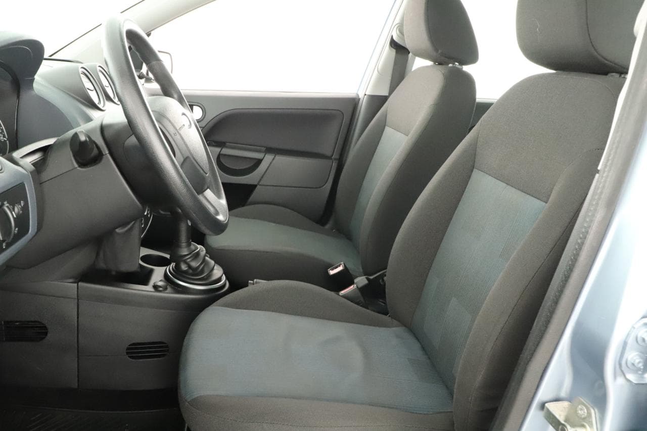 2007 Ford FIESTA - 13