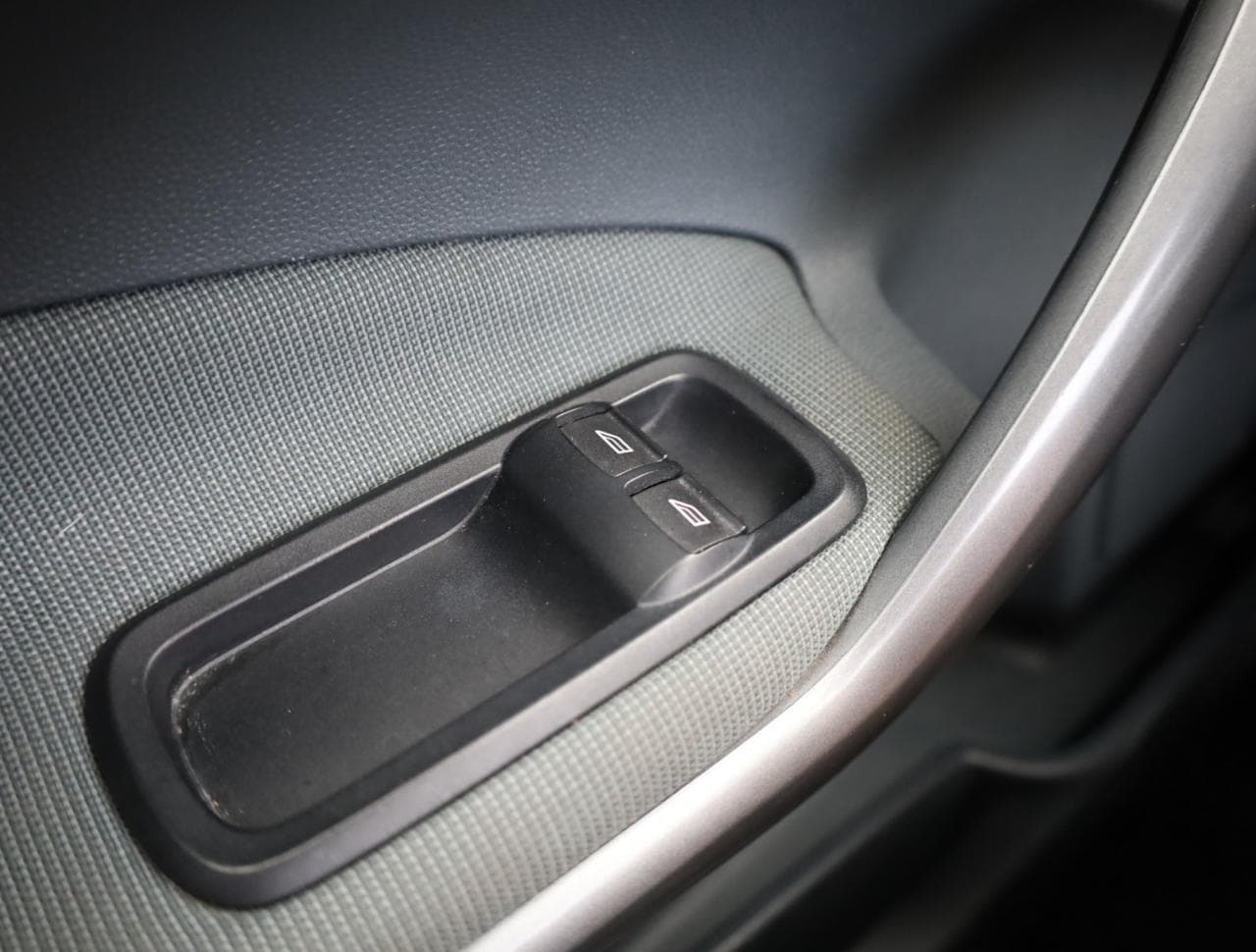 2009 Ford FIESTA - 20