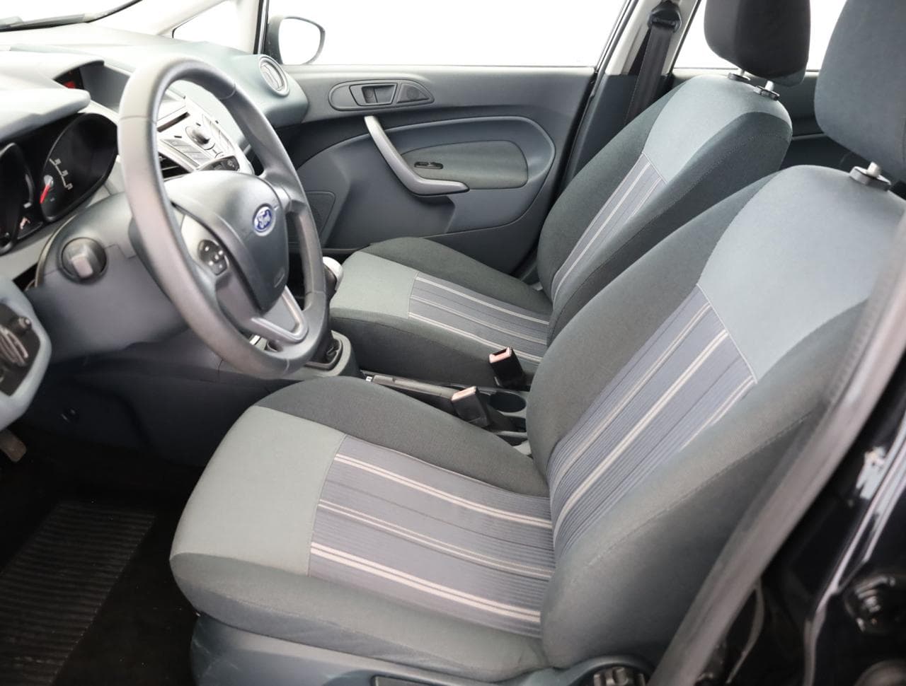 2009 Ford FIESTA - 13
