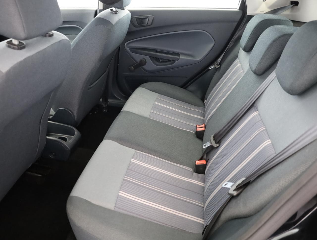 2009 Ford FIESTA - 12