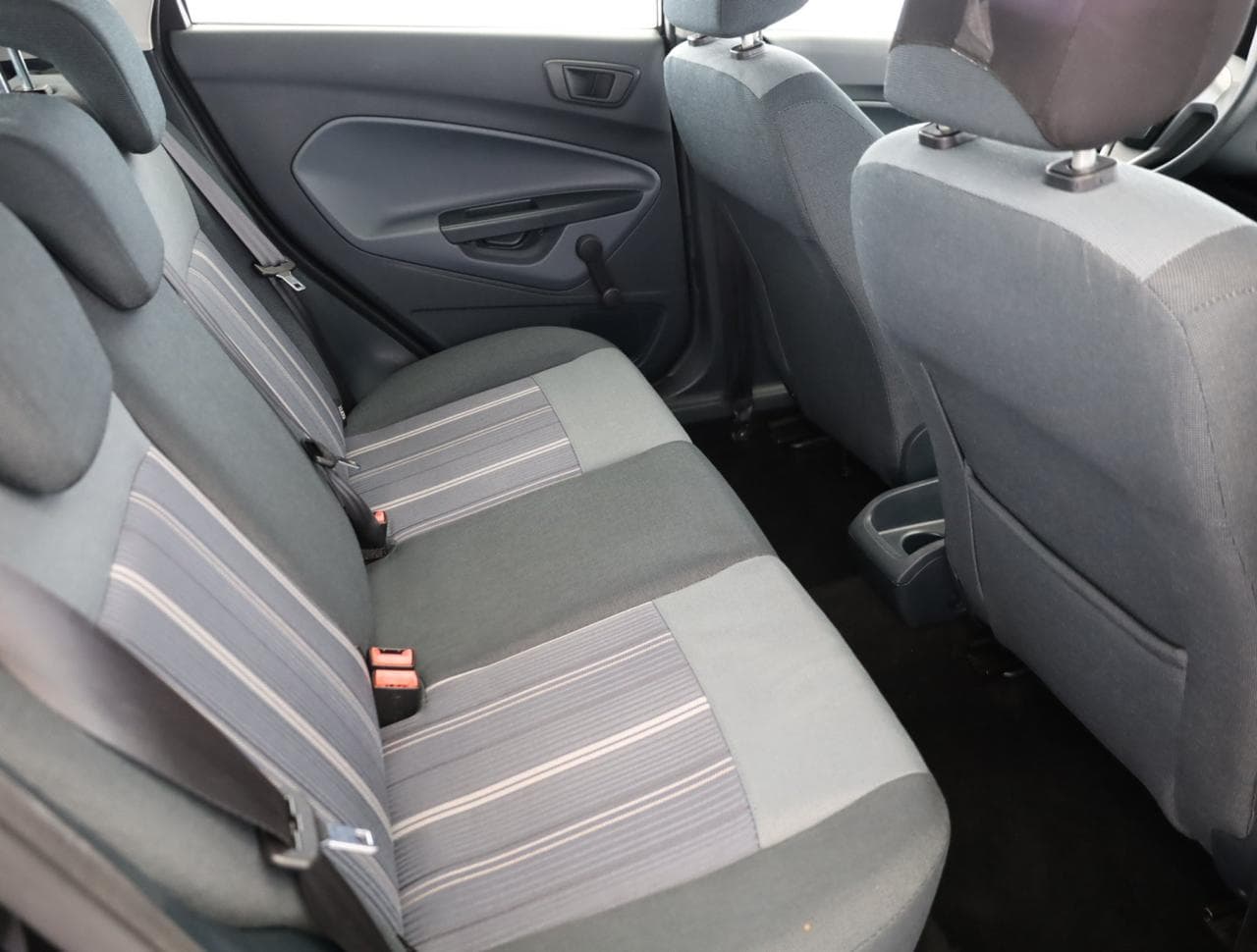 2009 Ford FIESTA - 11