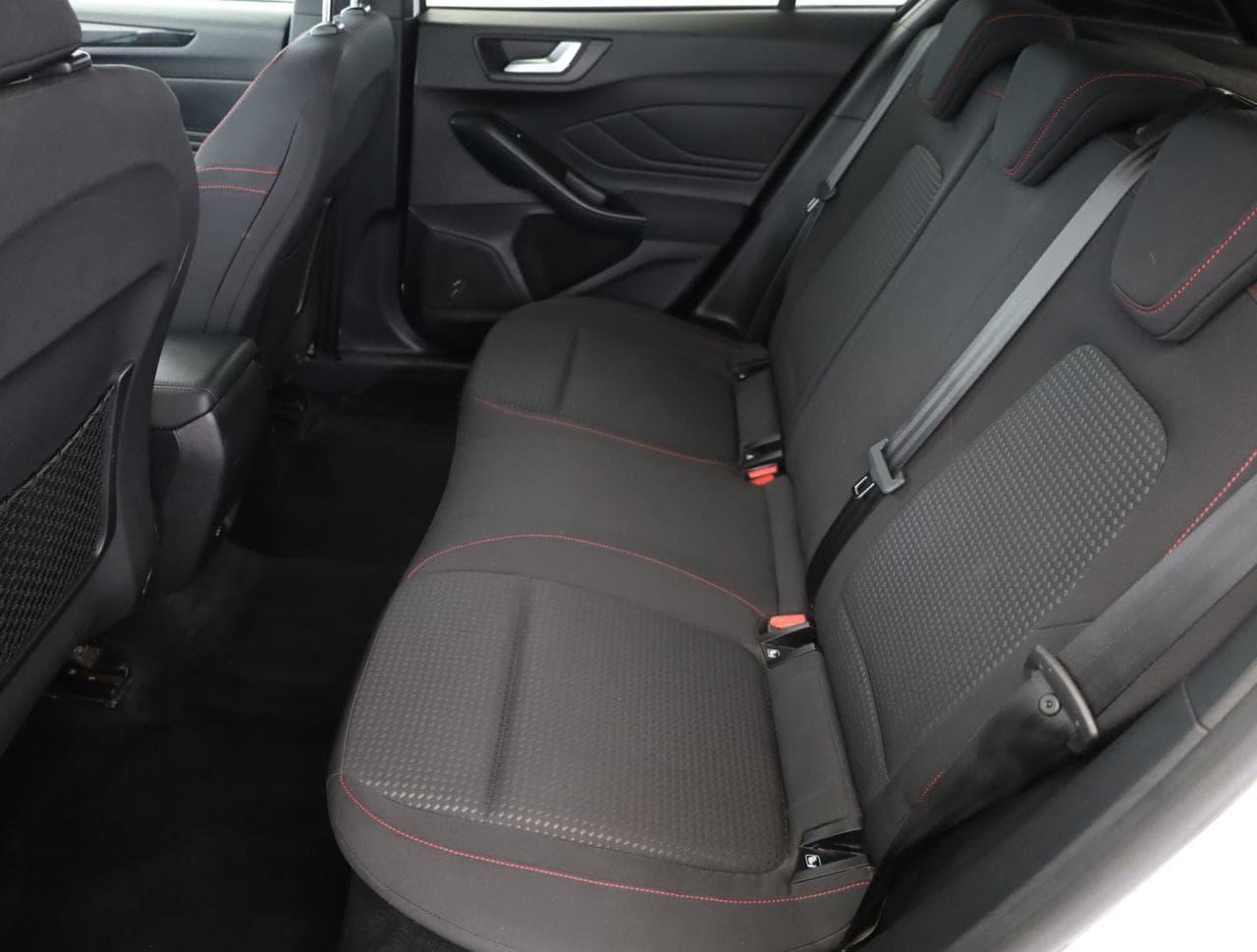 2018 Ford FOCUS - 12