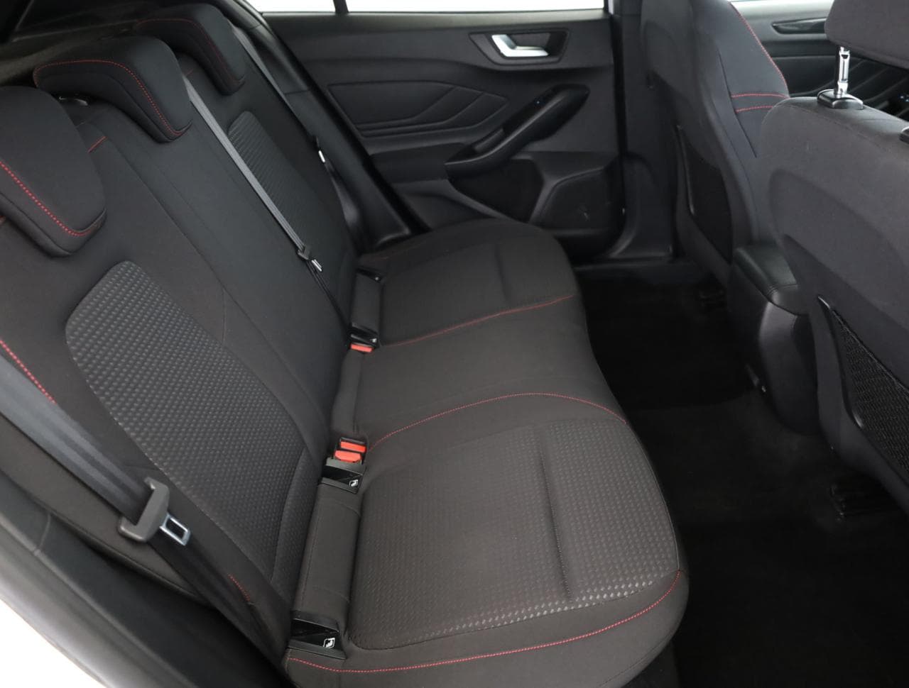 2018 Ford FOCUS - 11
