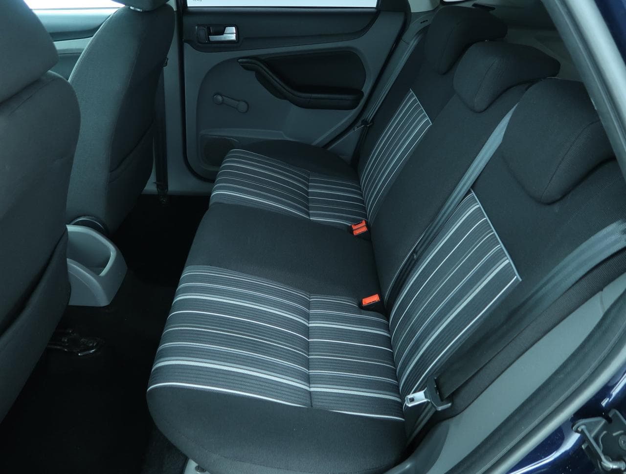 2010 Ford FOCUS - 15