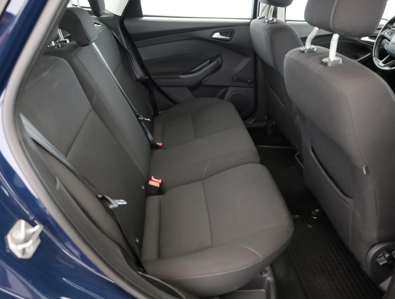2016 Ford FOCUS - 11