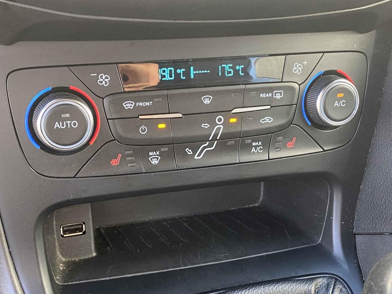 2018 Ford FOCUS - 16