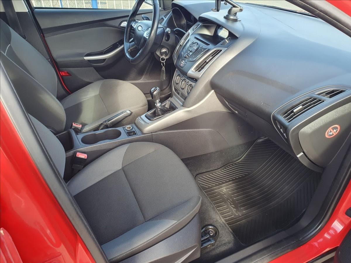 2011 Ford FOCUS - 6