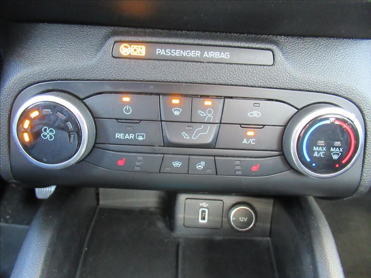 2019 Ford Focus - 19