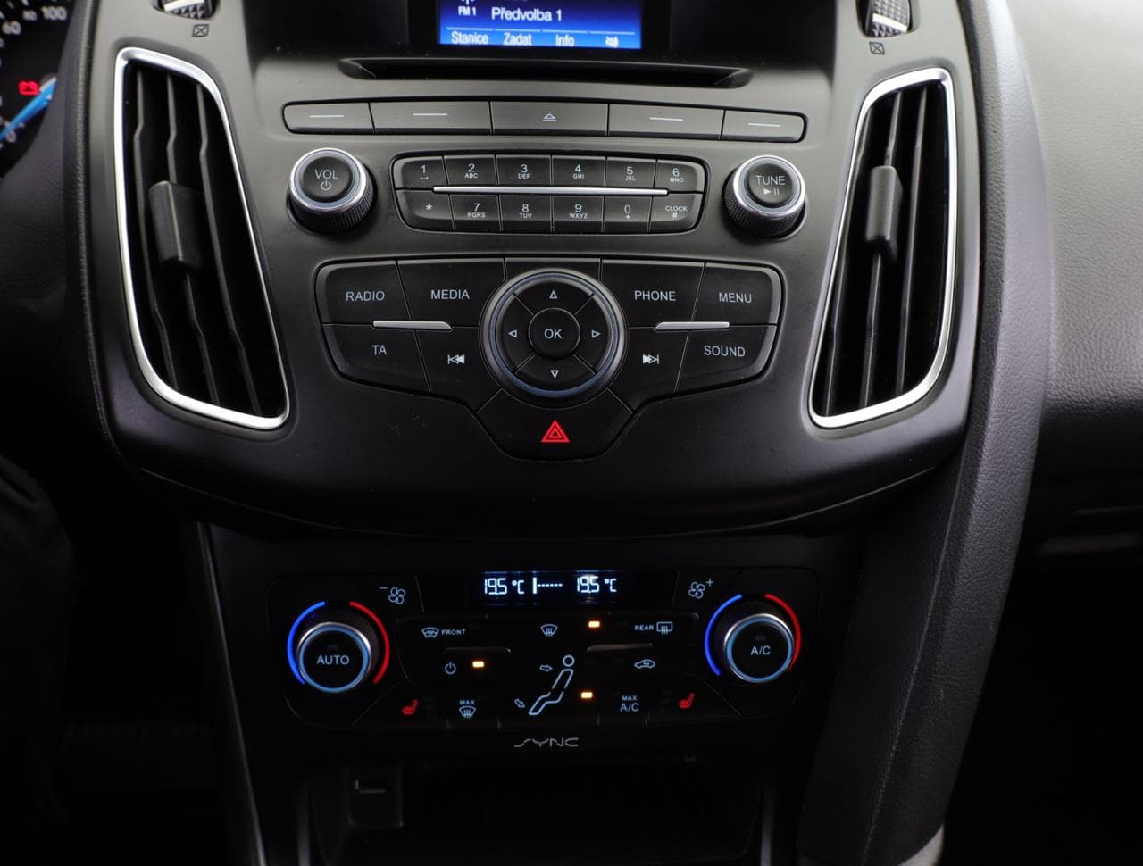 2014 Ford Focus - 16