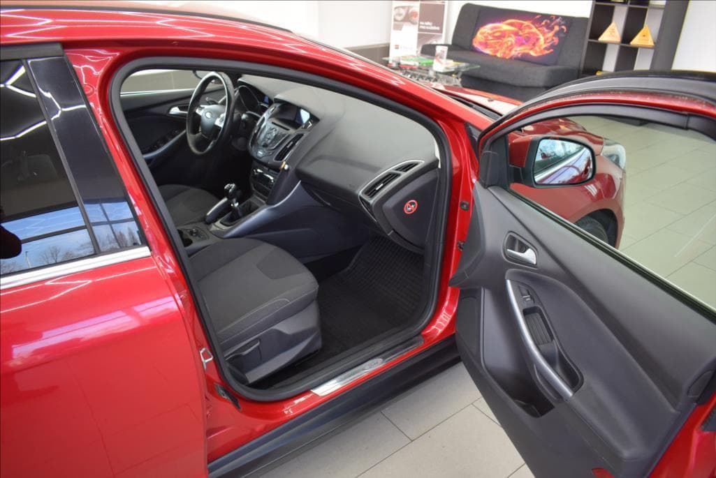 2011 Ford Focus - 13