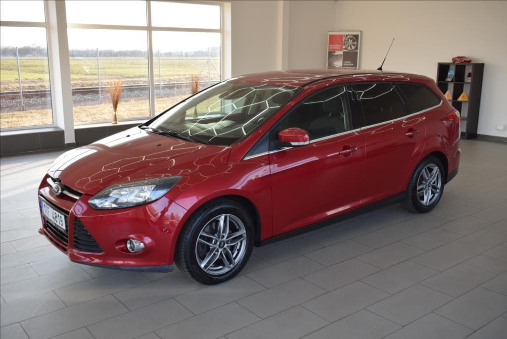 Ford Focus 1,6 i, NAVI,DIGIKLIMA,VÝHŘEVY, kombi