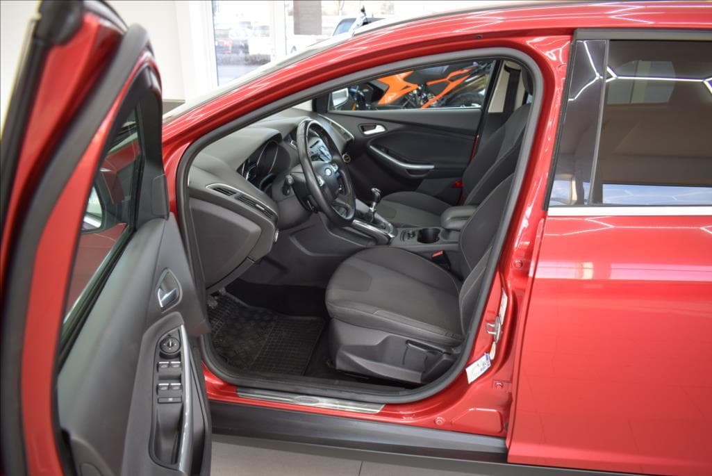 2011 Ford Focus - 10