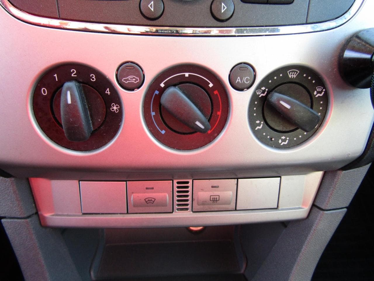 2010 Ford Focus - 14