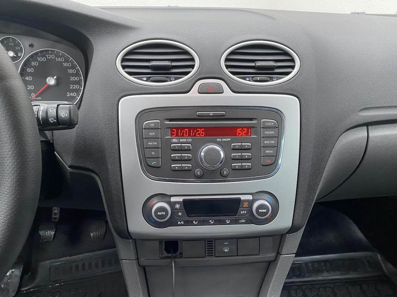 2007 Ford Focus - 12