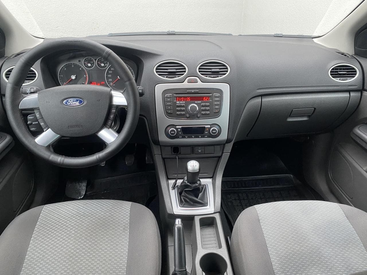 2007 Ford Focus - 8