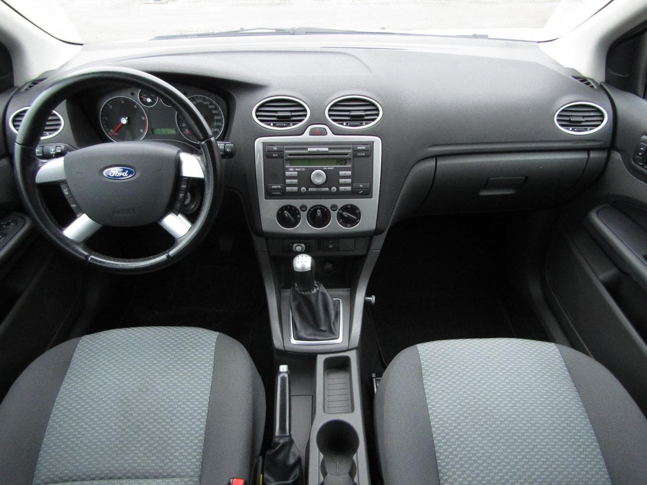 2005 Ford FOCUS - 8