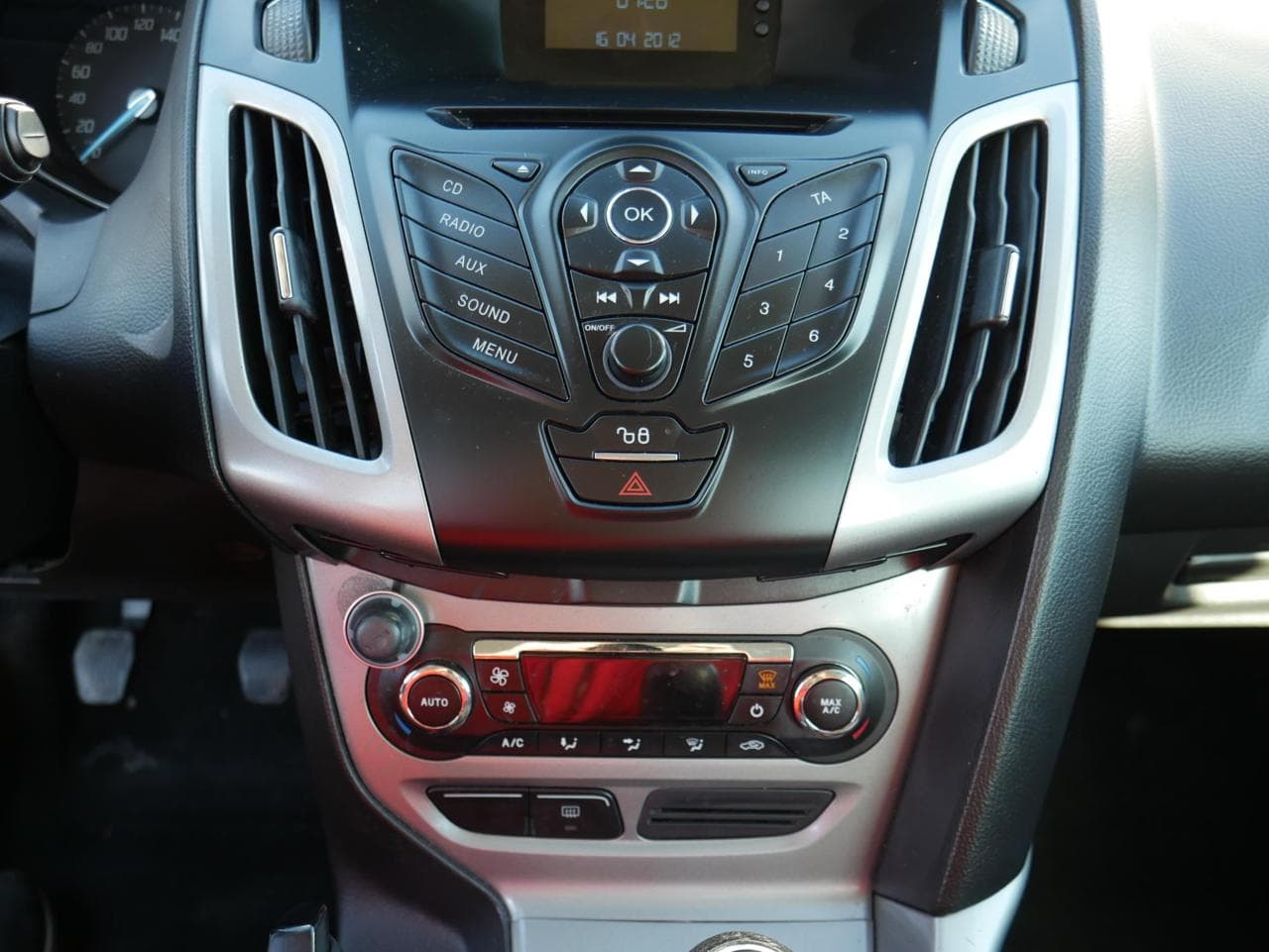 2012 Ford FOCUS - 13
