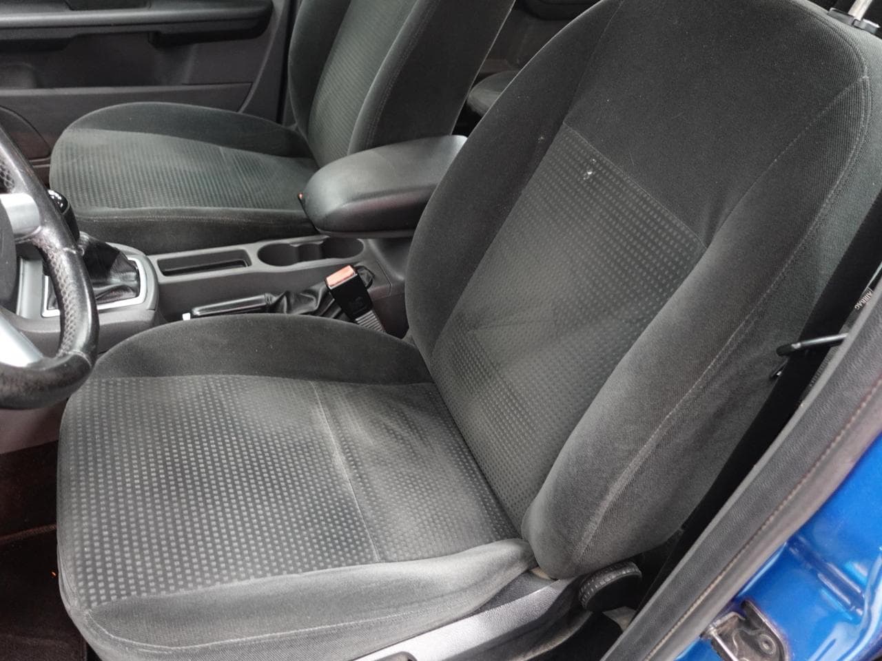 2005 Ford FOCUS - 10