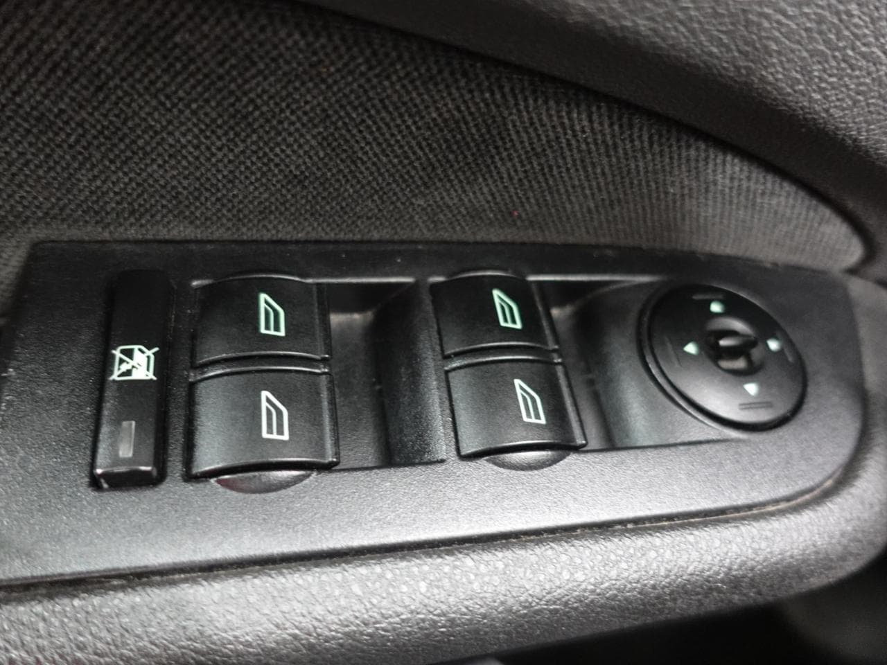 2005 Ford FOCUS - 14