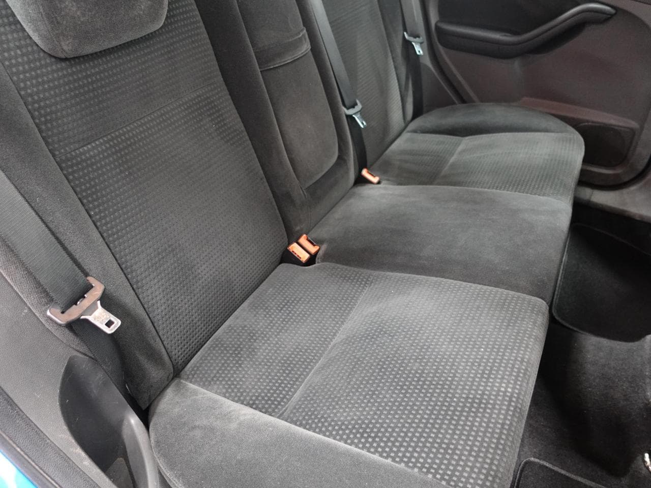 2005 Ford FOCUS - 13