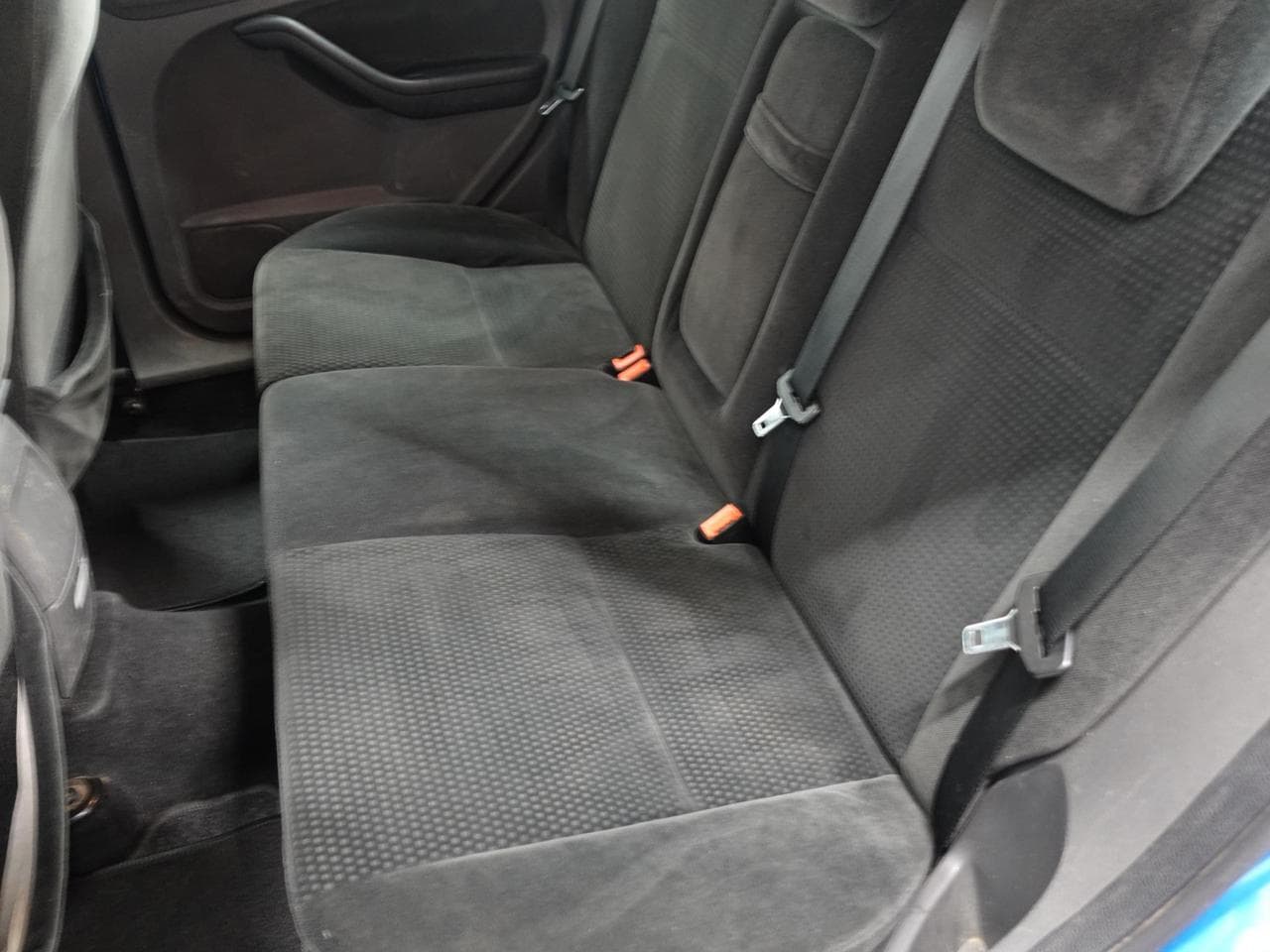 2005 Ford FOCUS - 11