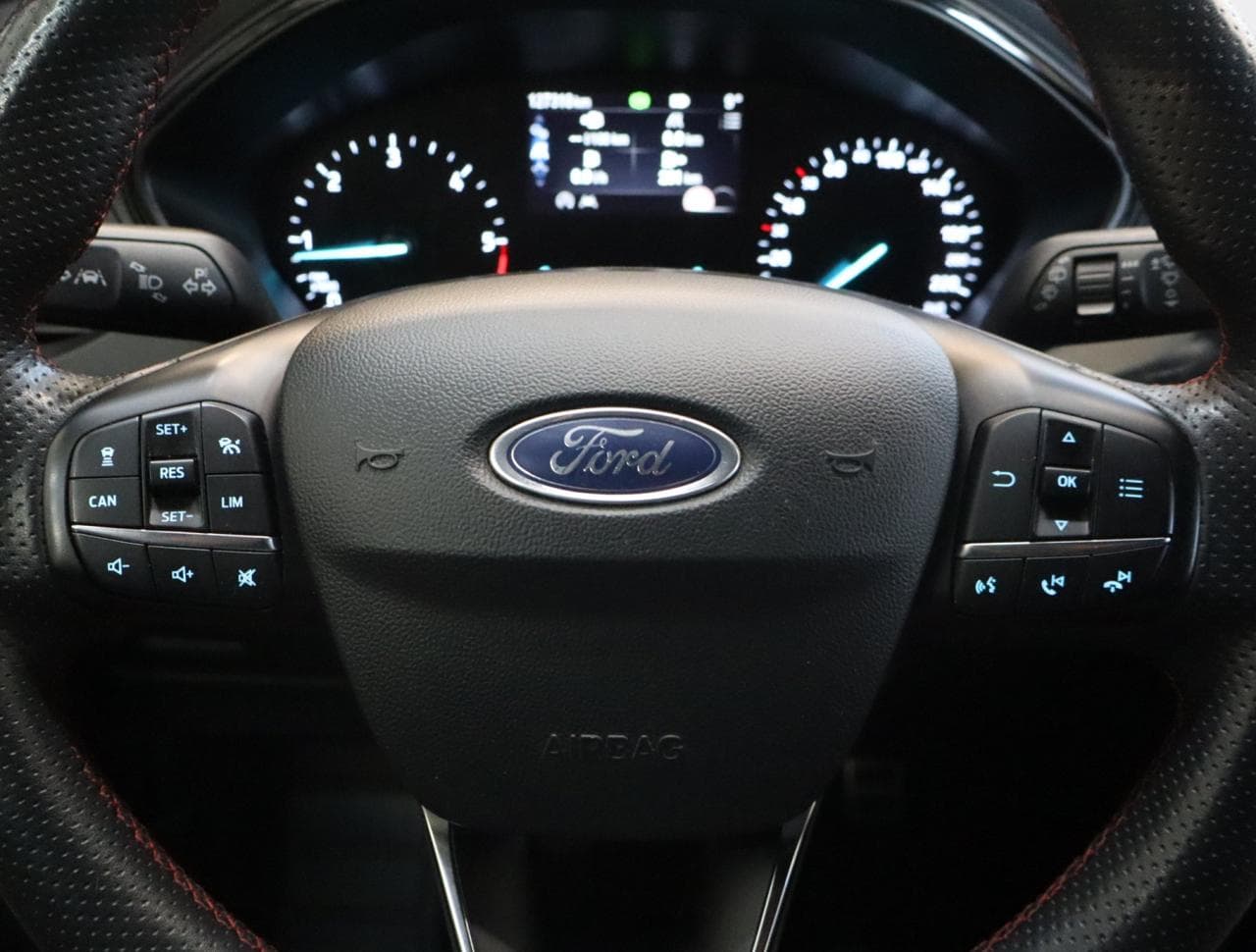 2020 Ford FOCUS - 18