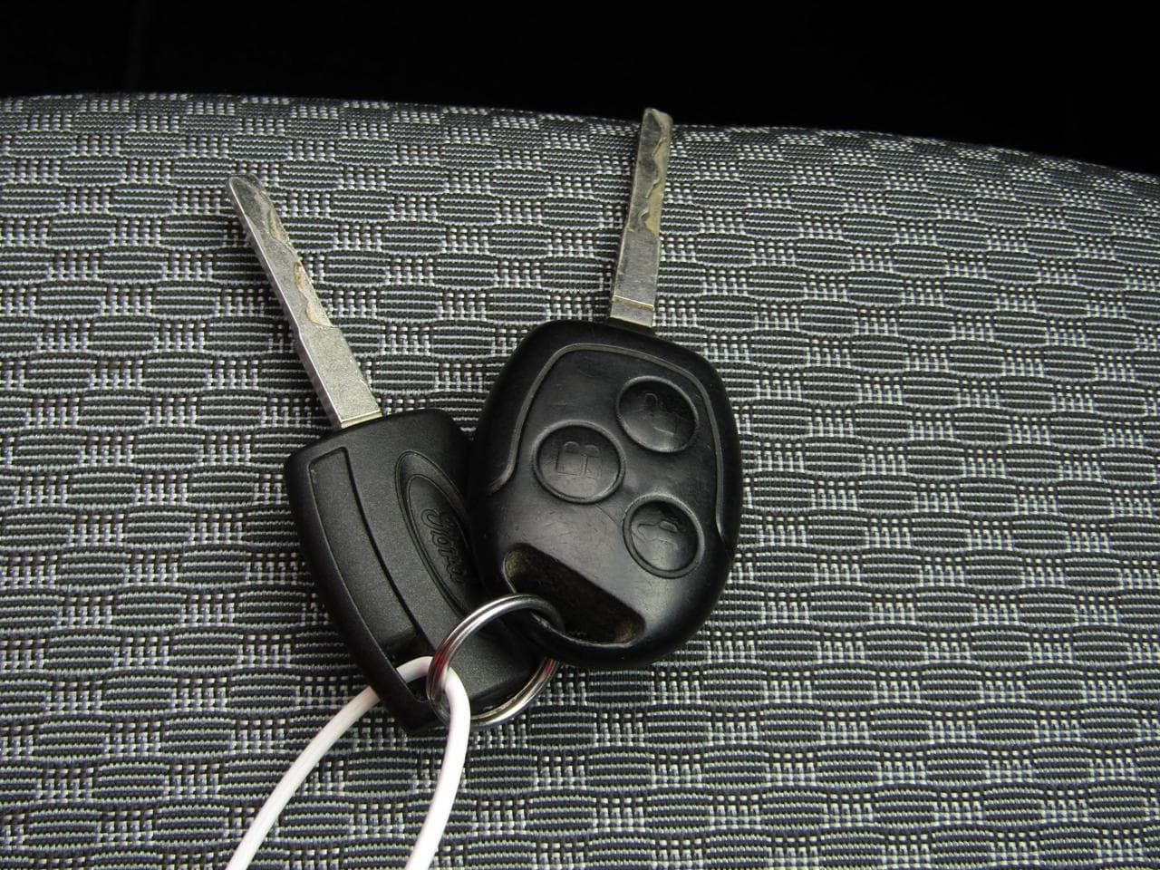 2006 Ford FOCUS - 15