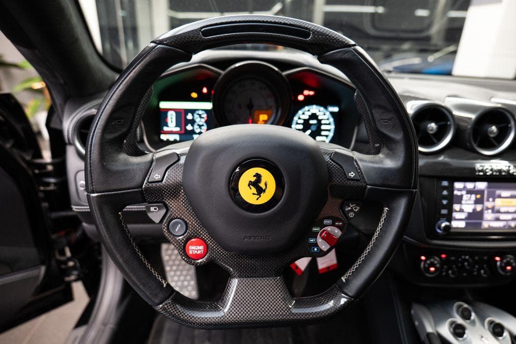 Ferrari FF - 6
