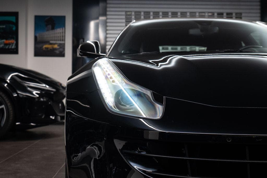 Ferrari FF - 19