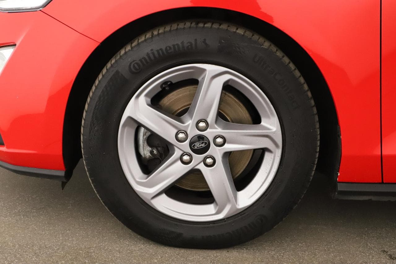 2019 Ford FOCUS - 18