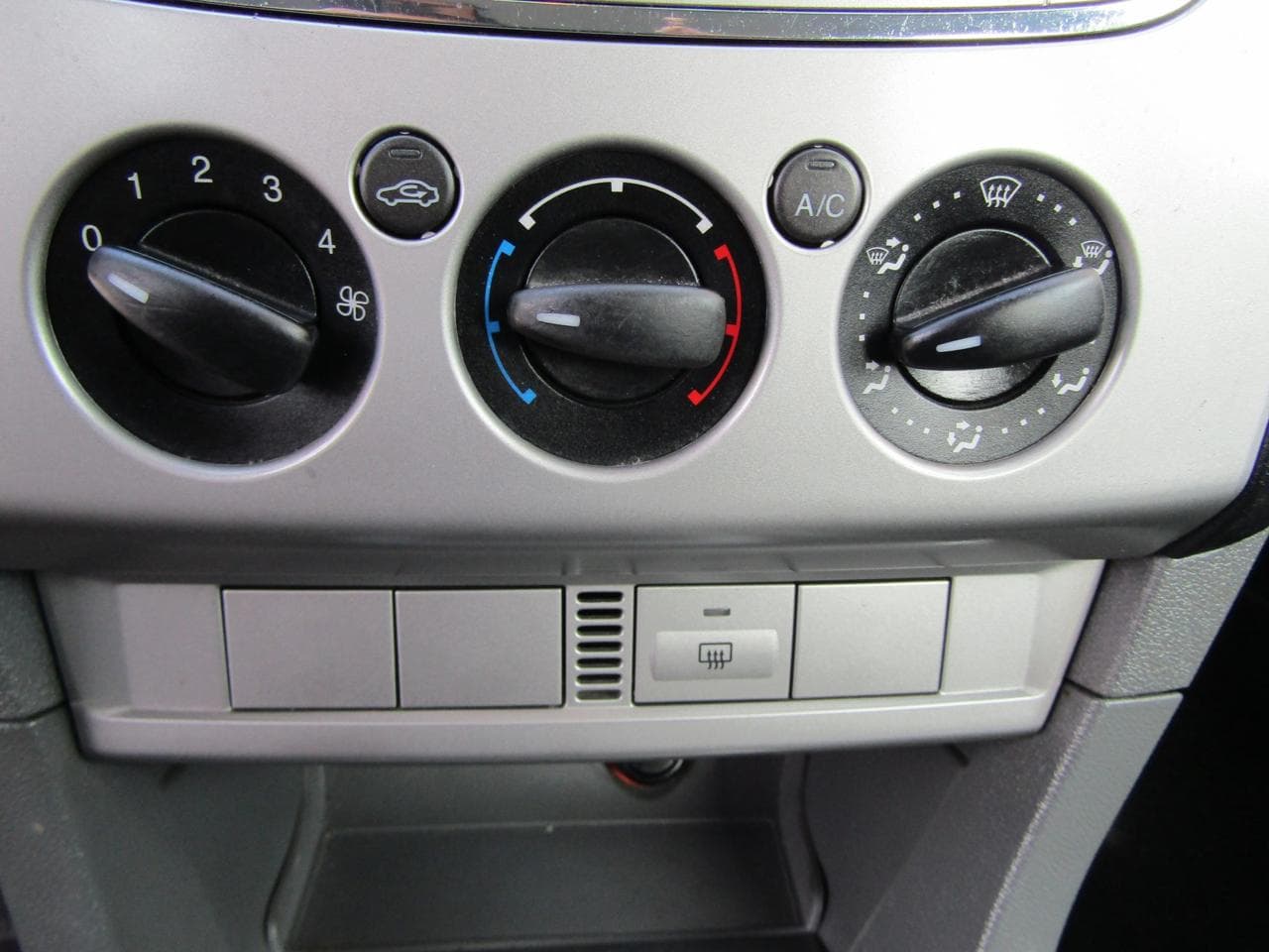 2008 Ford Focus - 16