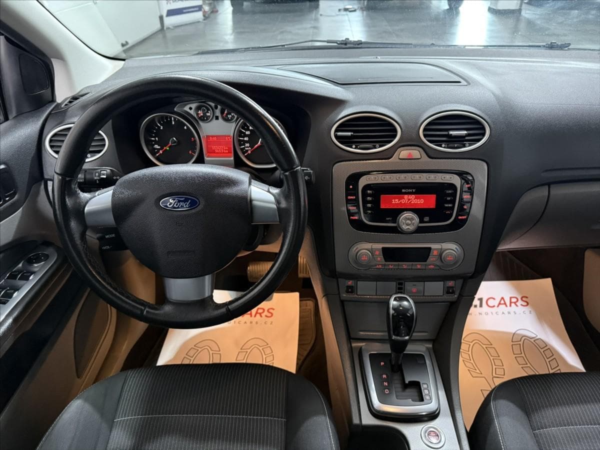 2010 Ford Focus - 18