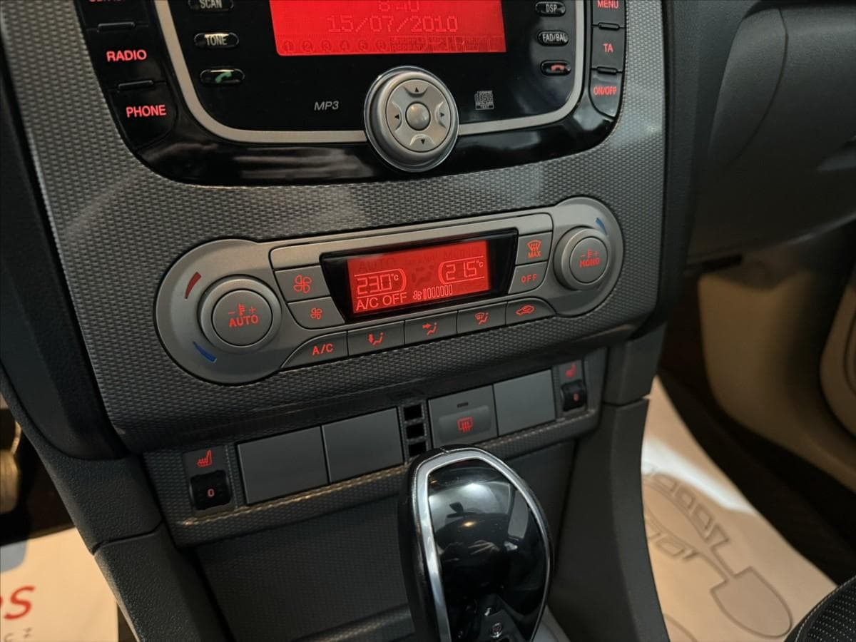 2010 Ford Focus - 12