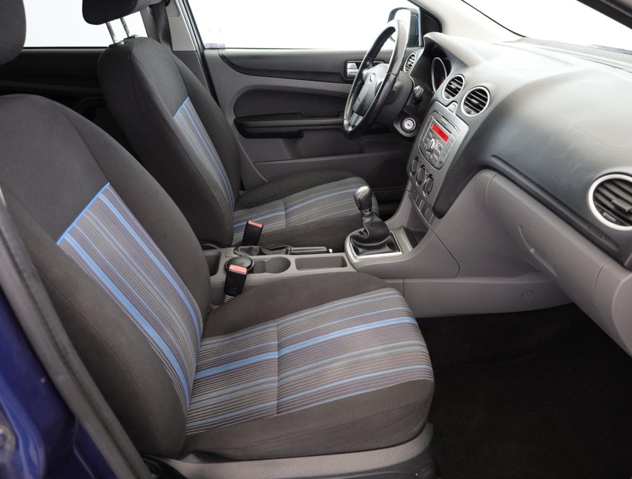 2009 Ford Focus - 10