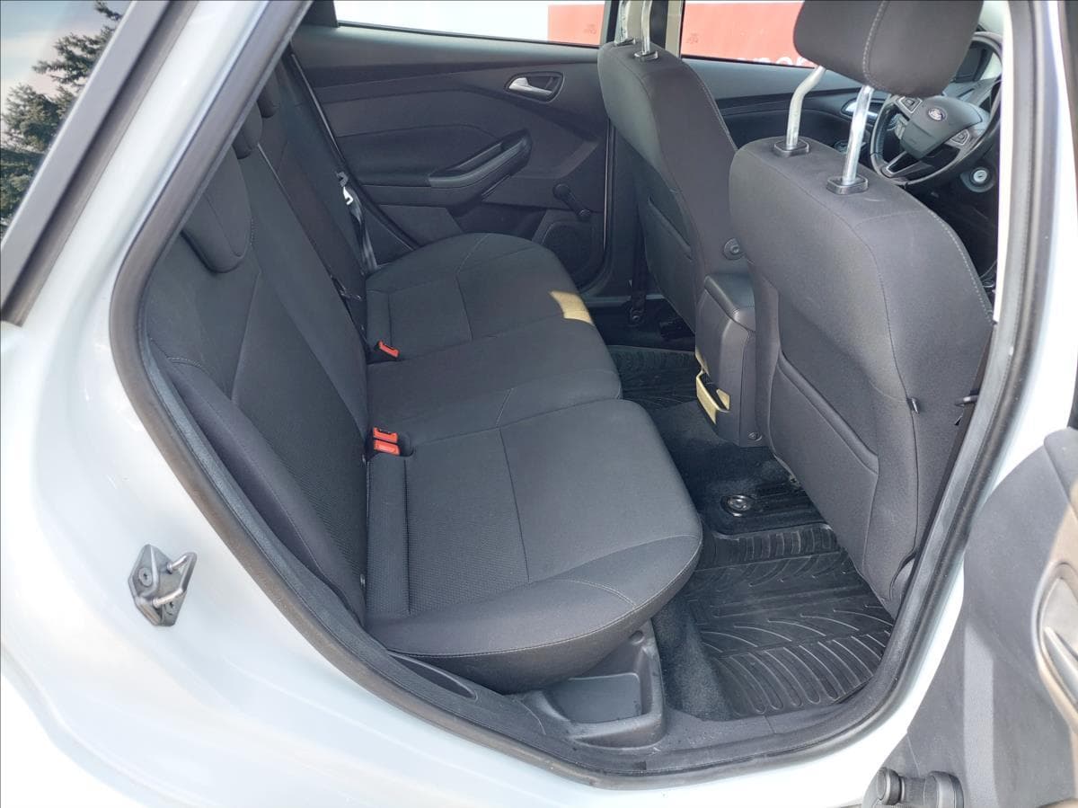 2017 Ford Focus - 14