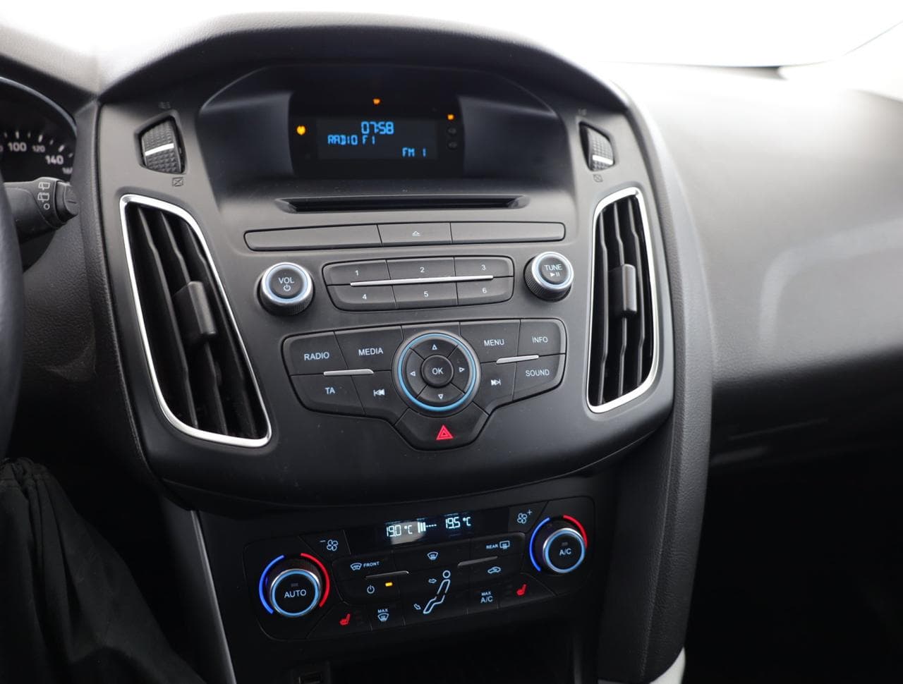 2014 Ford Focus - 16