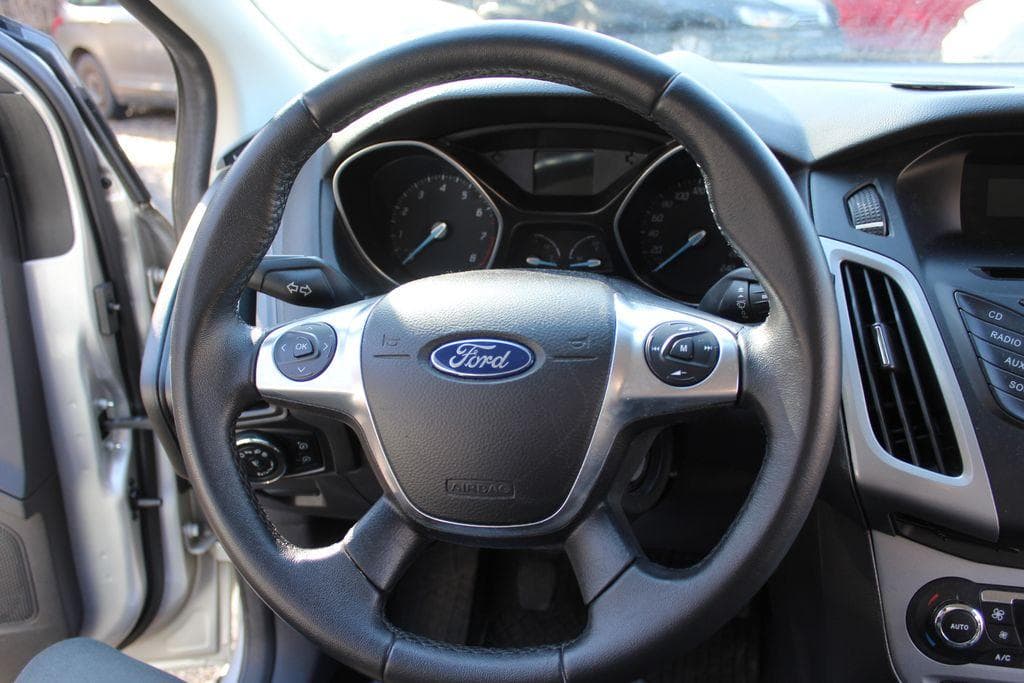 2012 Ford Focus - 19