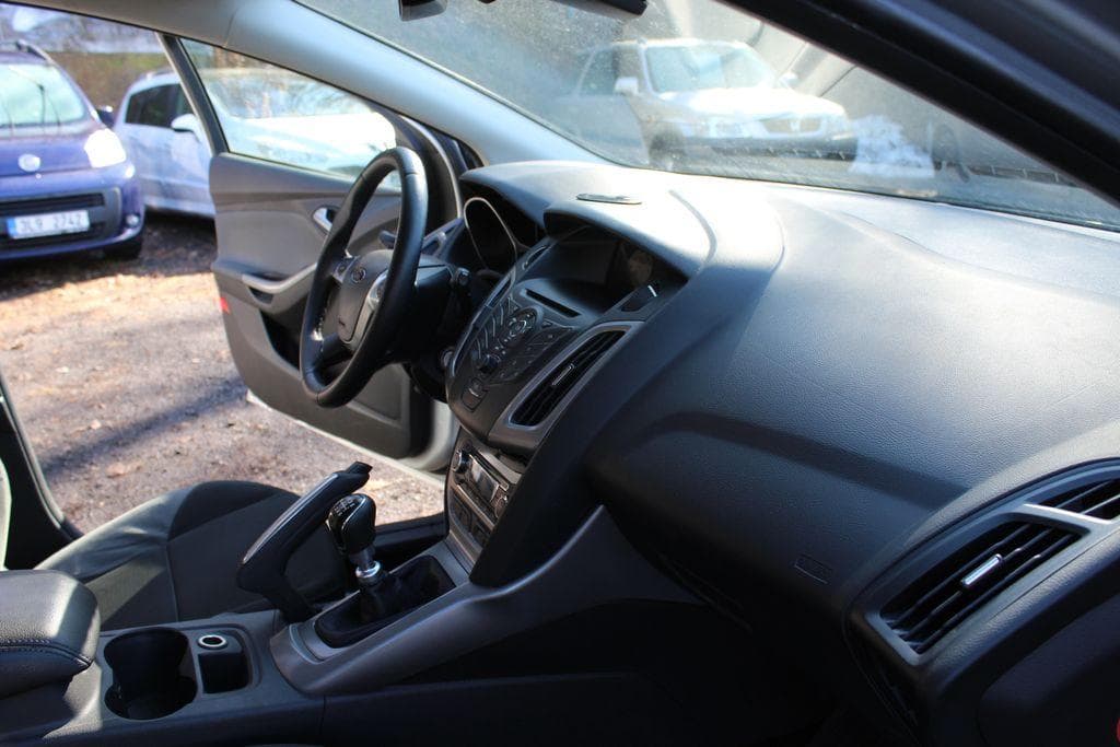 2012 Ford Focus - 11