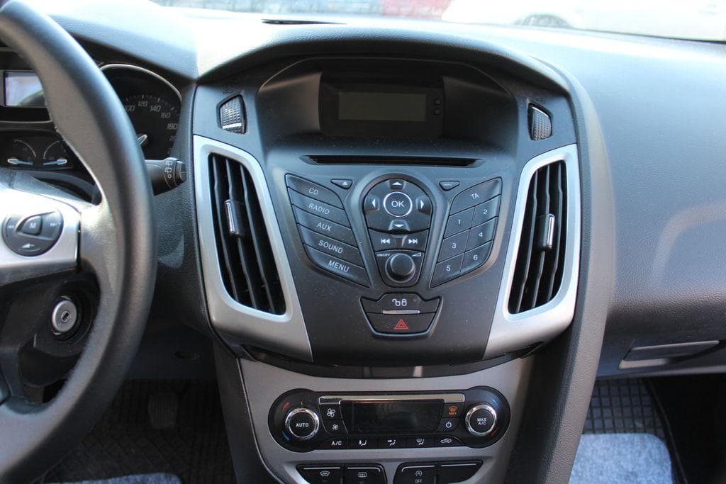 2012 Ford Focus - 18