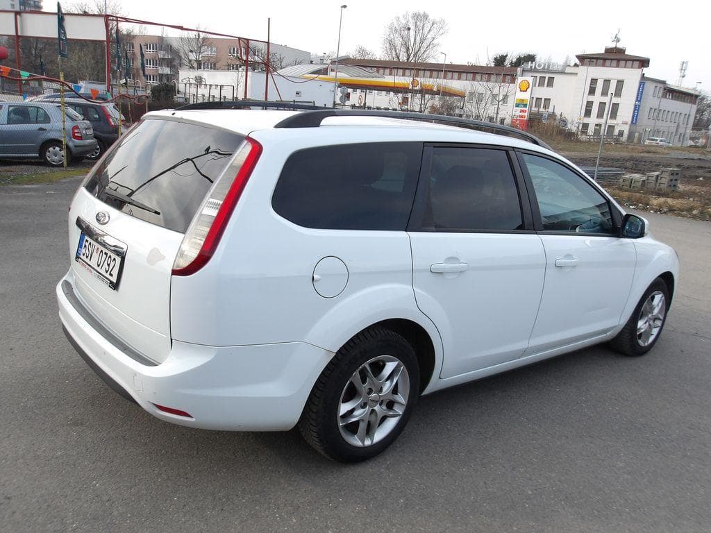 2009 Ford Focus - 11