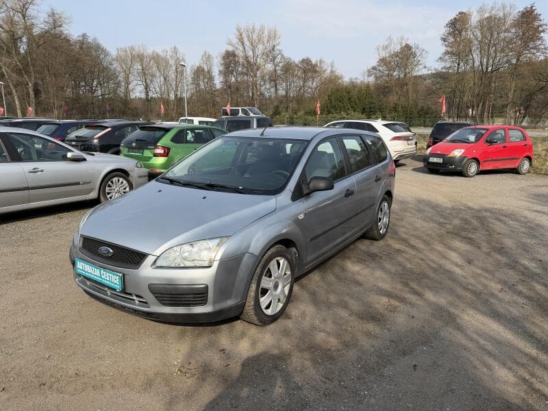 2005 Ford Focus - 3