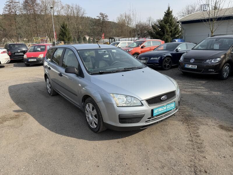 2005 Ford Focus - 4