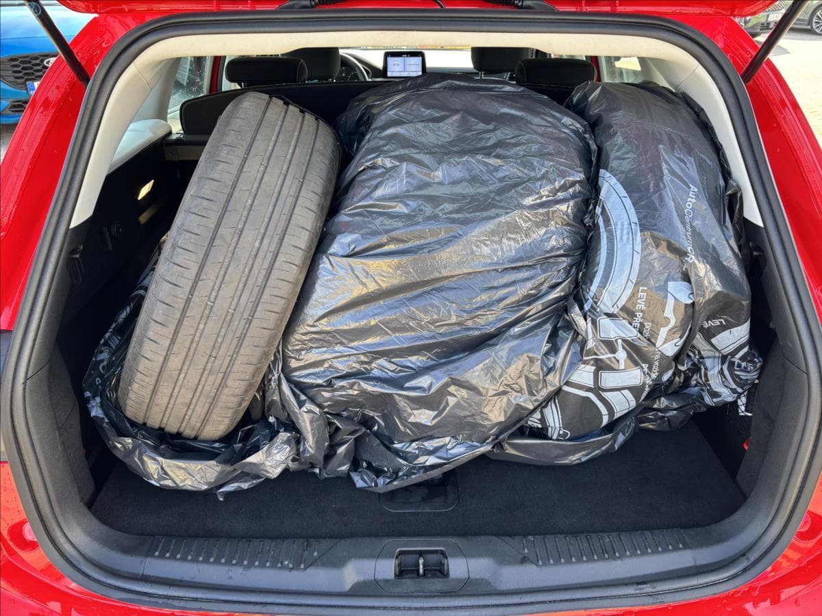 2022 Ford Focus - 12