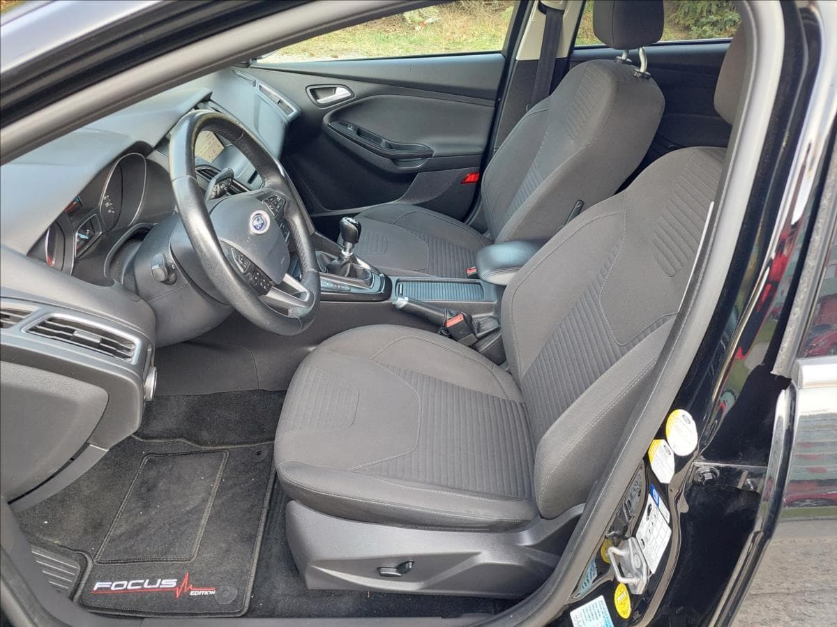 2017 Ford Focus - 10